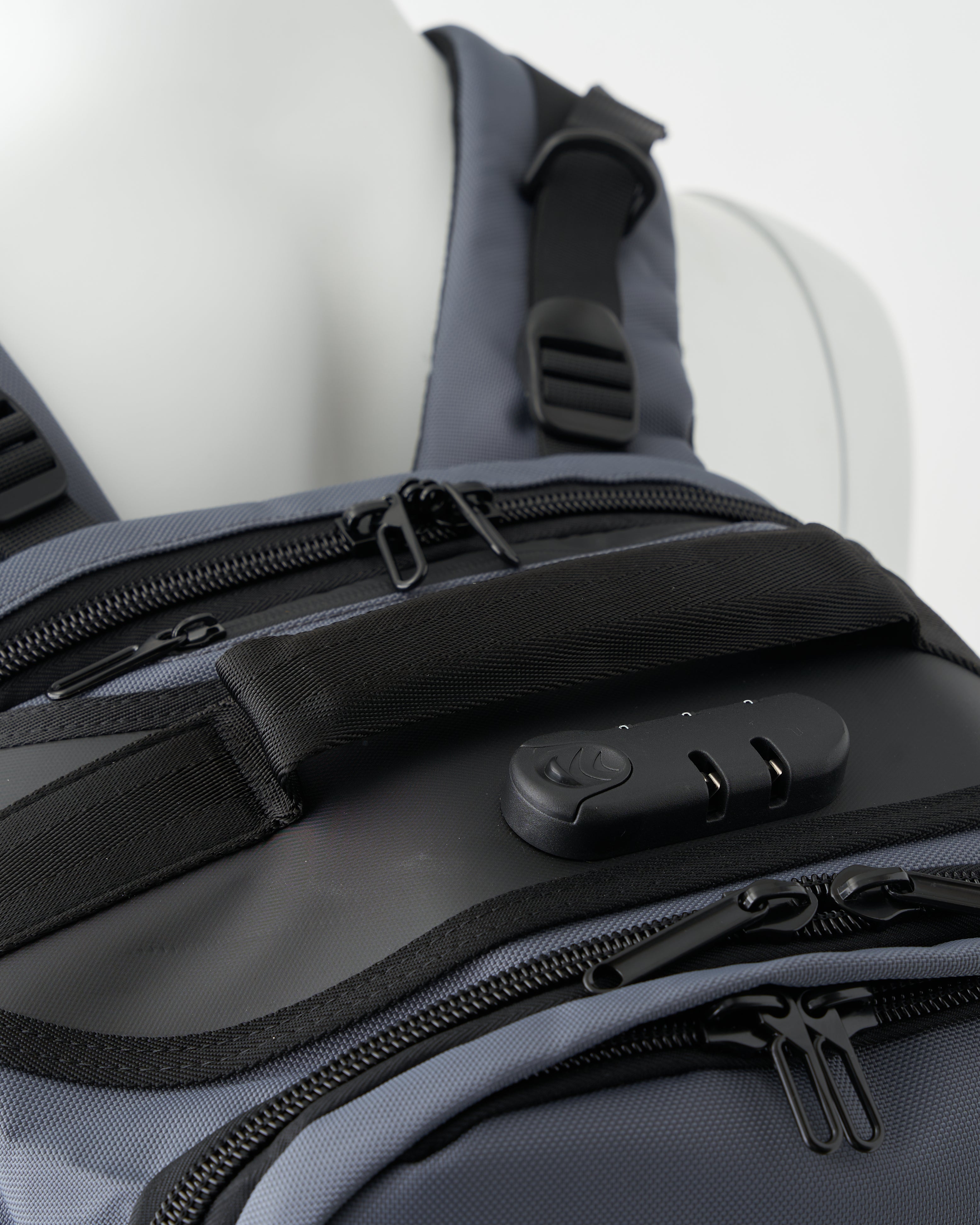 Venture Bag | Spacious, Functional, and Ideal for Active Lifestyles - Honu