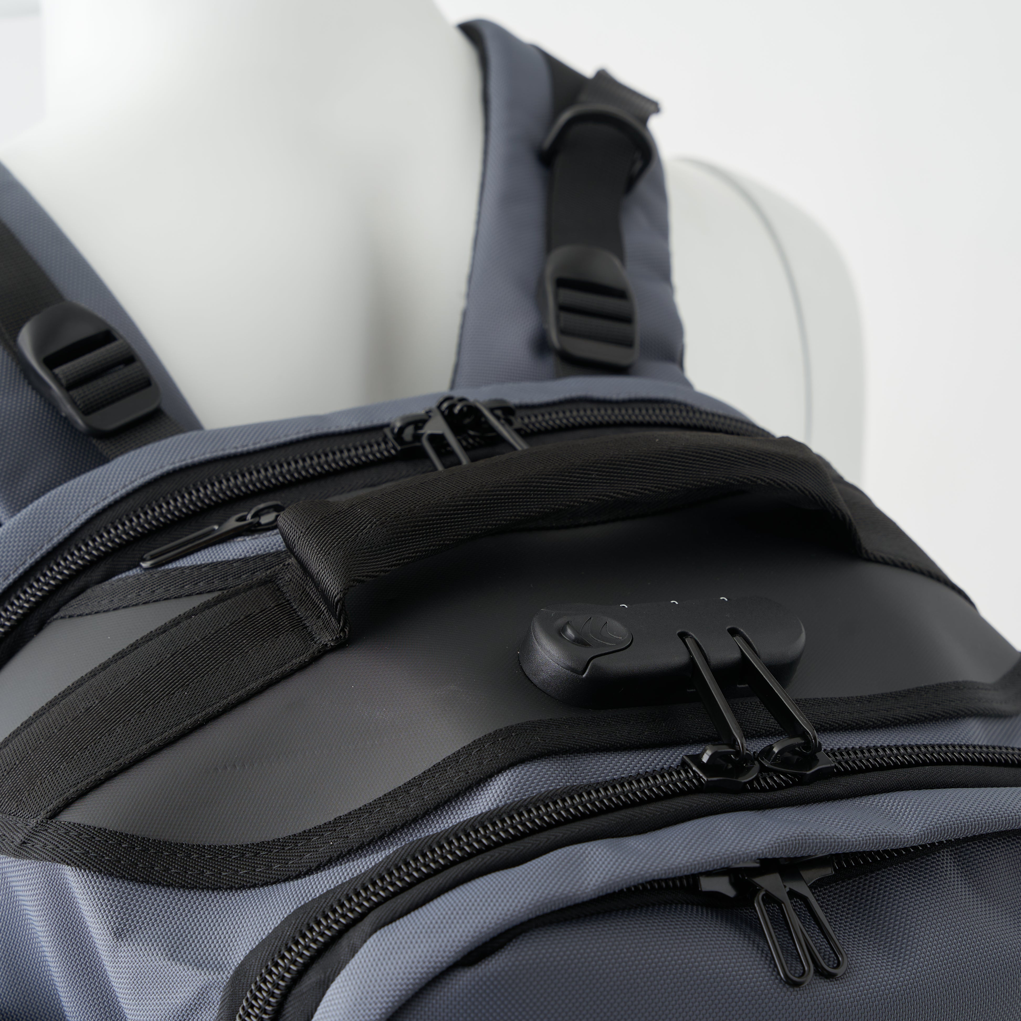 Venture Bag | Spacious, Functional, and Ideal for Active Lifestyles - Honu