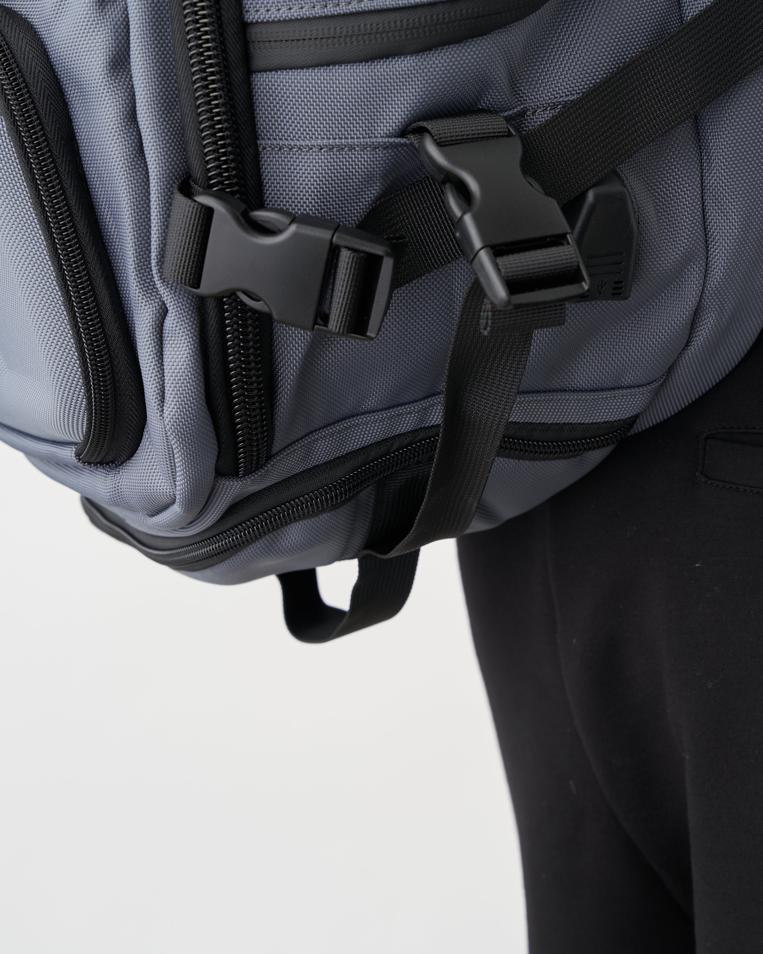 Venture Bag | Spacious, Functional, and Ideal for Active Lifestyles - Honu
