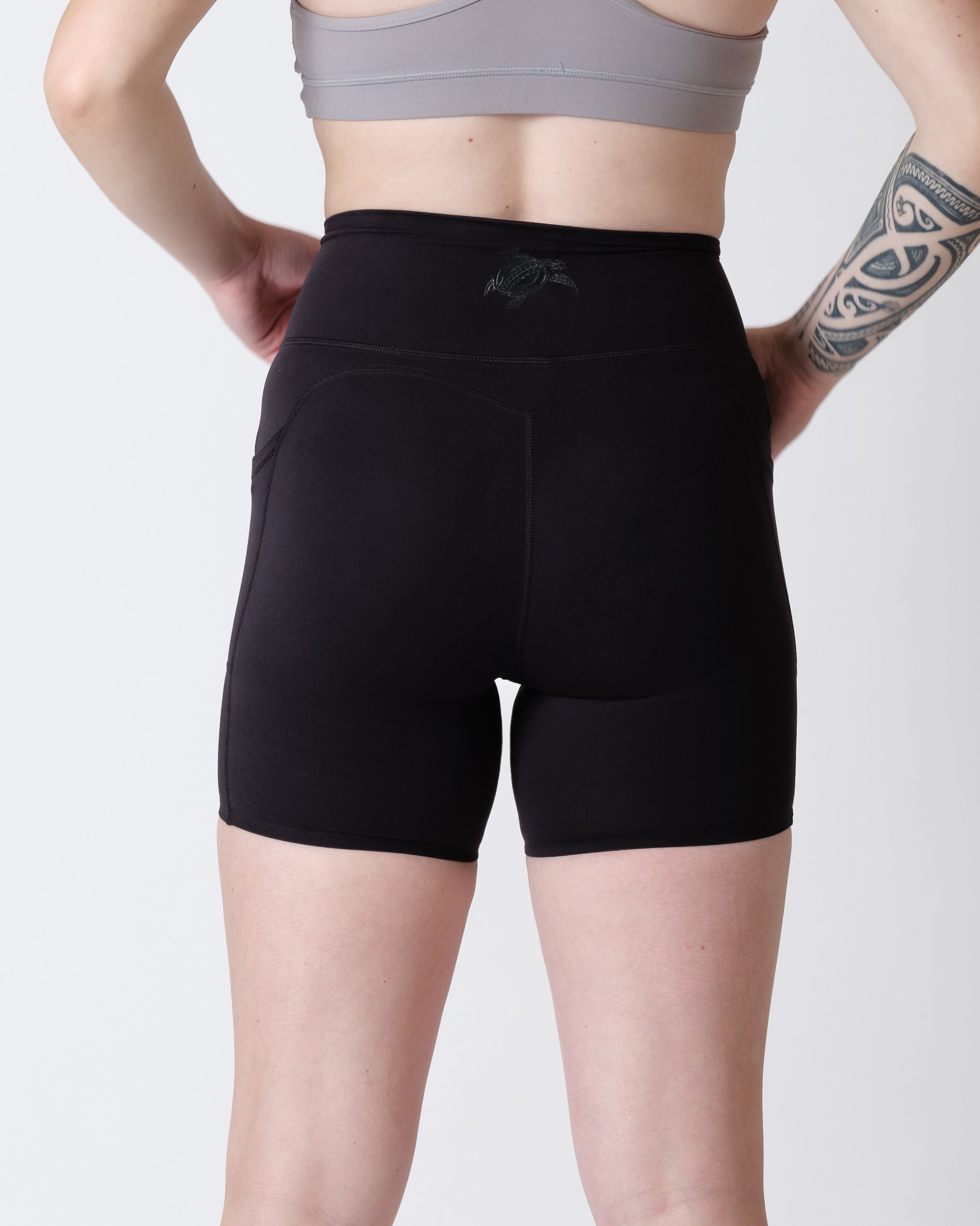 Legging Shorts with Pockets for Ultimate Comfort | Breathable and Supportive - Honu