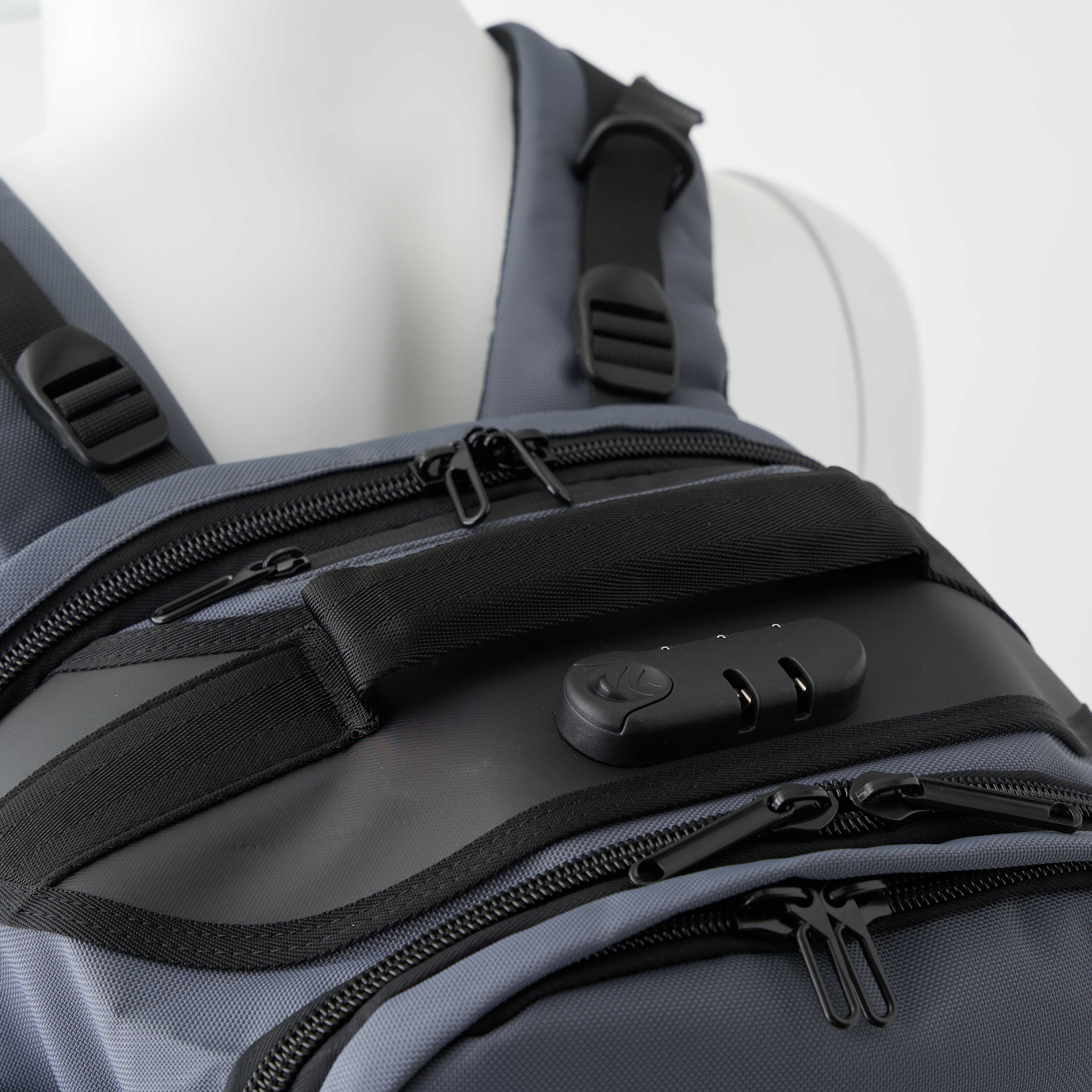 Venture Bag | Spacious, Functional, and Ideal for Active Lifestyles - Honu