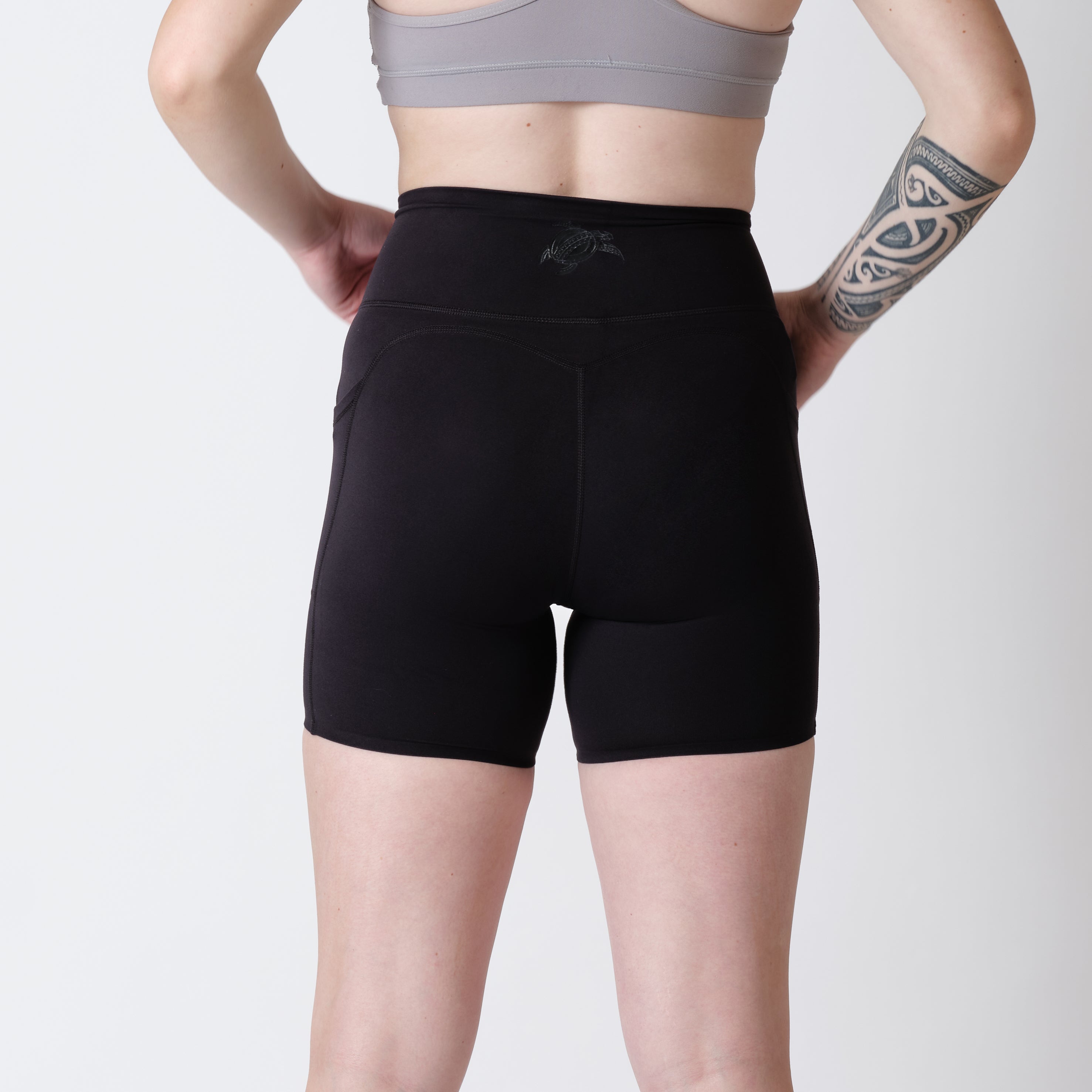 Legging Shorts with Pockets for Ultimate Comfort | Breathable and Supportive - Honu